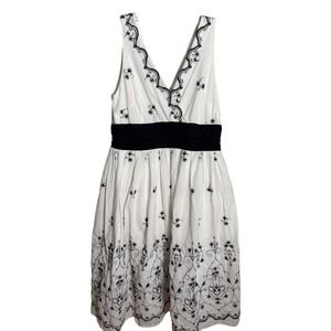 Plaza South Embroidered Cotton Dress Womens 14 White Black V-Neck Empire Waist